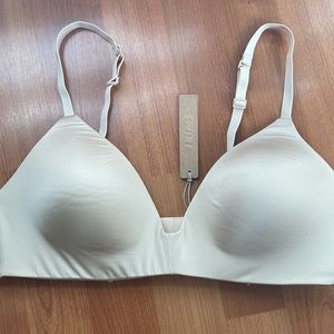 SKIMS Wireless Form T-shirt Bra!